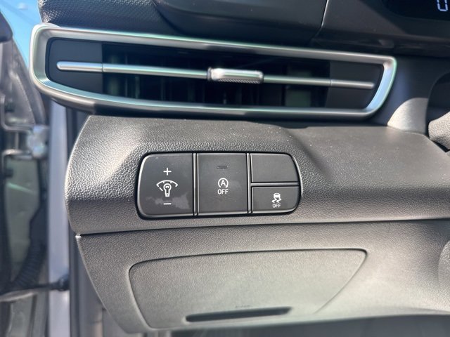 Certified 2025 Hyundai Elantra SE image 23