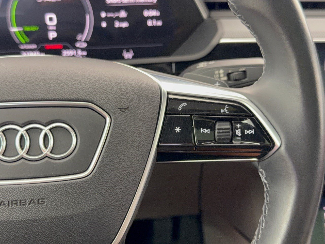Used 2024 Audi Q8 e-tron Prestige AWD/4WD image 19