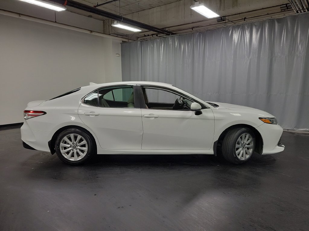 Used 2019 Toyota Camry LE FWD image 9