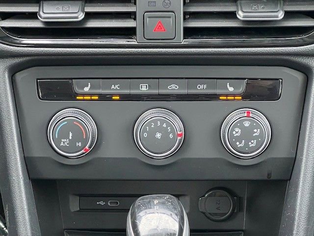 Used 2022 Volkswagen Taos SE image 21