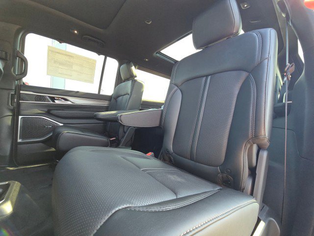New 2025 Jeep Wagoneer Series II w/ Convenience Group I image 20
