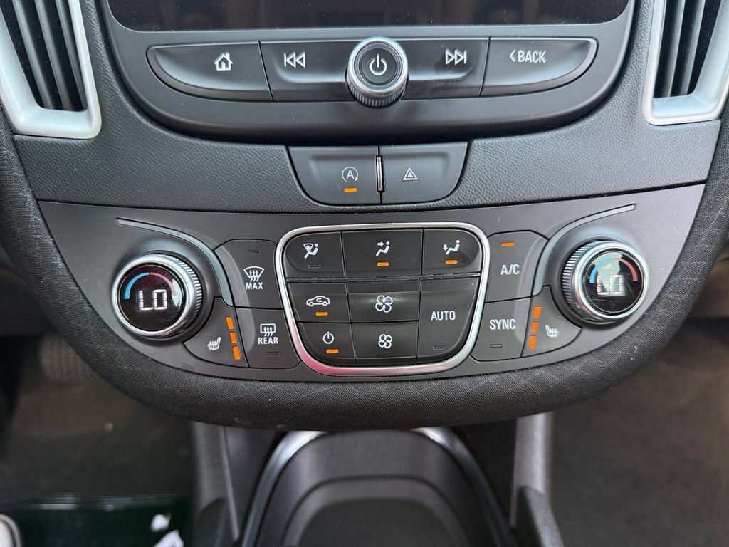 Used 2024 Chevrolet Malibu LT FWD image 32