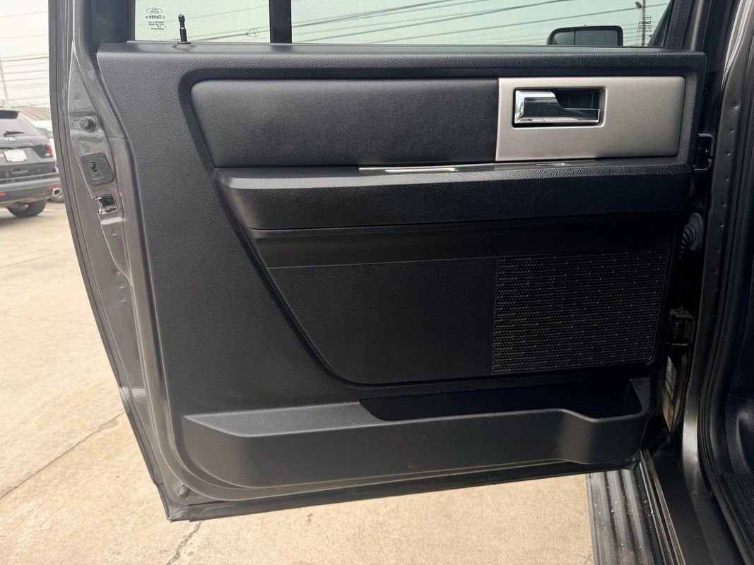 Used 2015 Ford Expedition EL XLT w/ Equipment Group 202A image 21