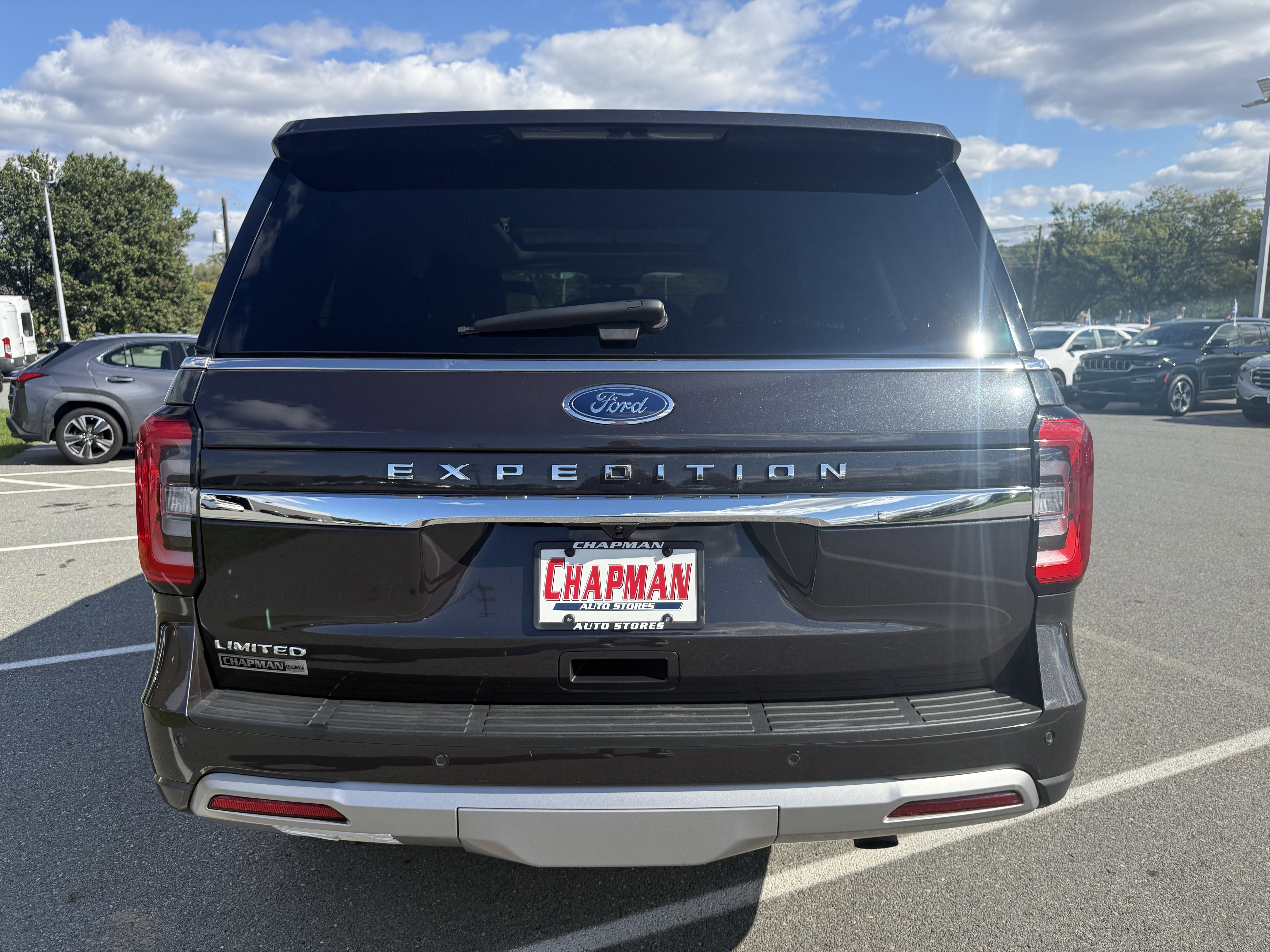 Used 2024 Ford Expedition Limited image 7