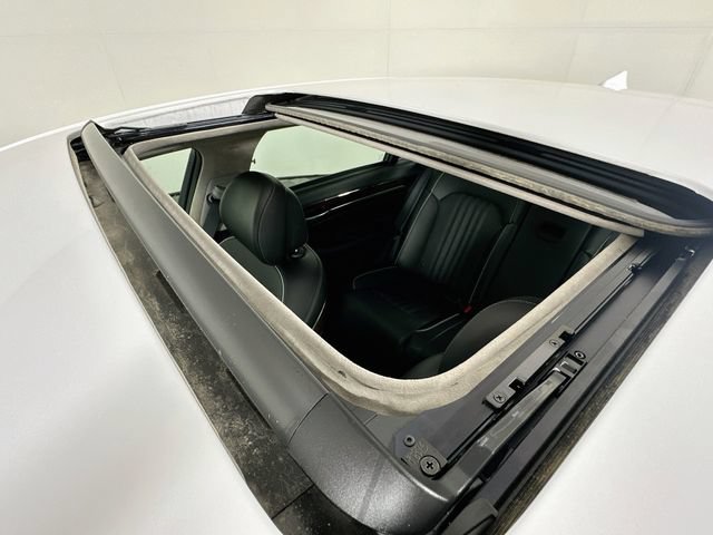 Used 2018 Genesis G90 3.3T Premium RWD image 22