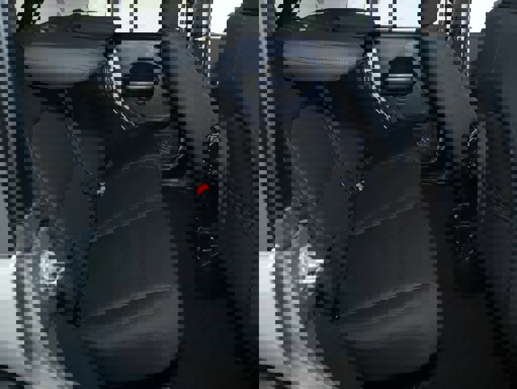 Used 2018 Jeep Wrangler Unlimited Sport S image 32