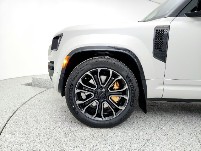 New 2026 Land Rover Defender 110 OCTA AWD/4WD image 29