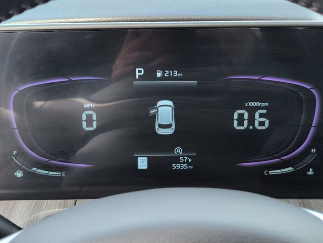 Used 2025 Kia Telluride EX w/ EX Captain's Chair Package image 25