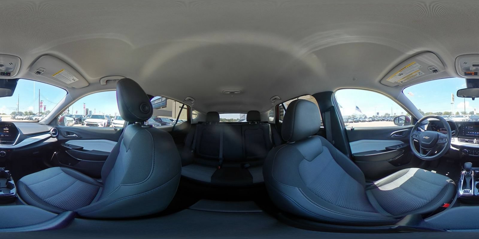 Used 2025 Chevrolet Trax LT FWD image 36