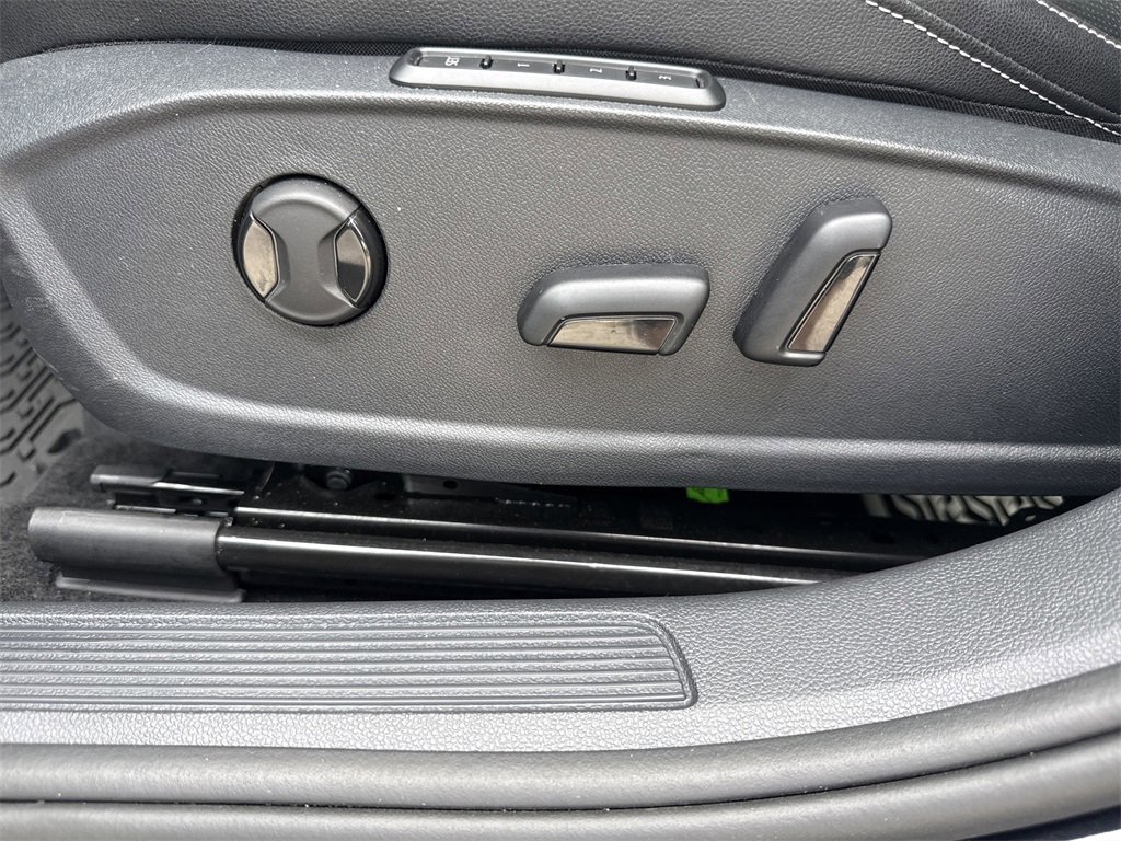 Used 2024 Volkswagen Jetta SEL image 13