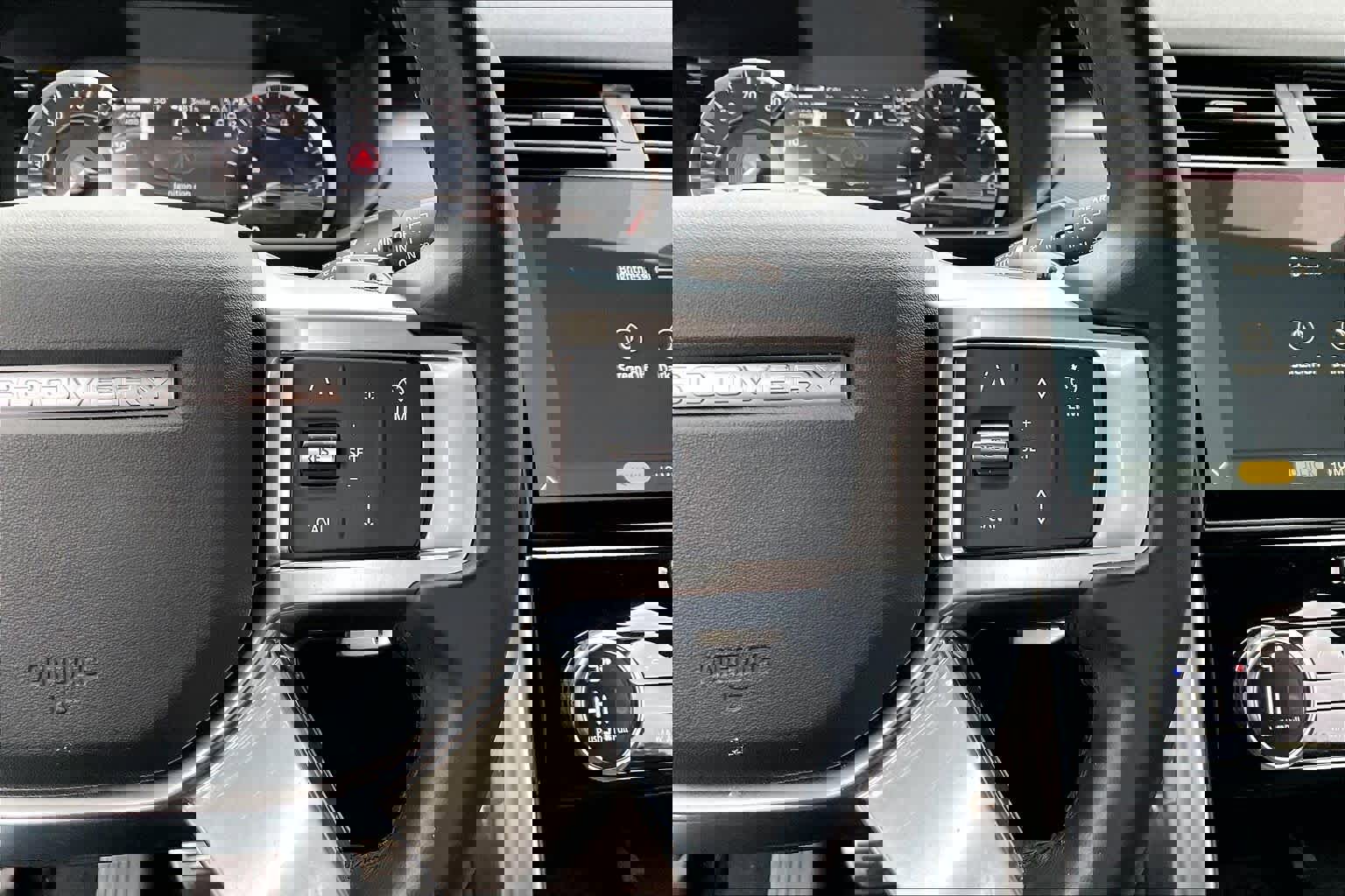 Used 2023 Land Rover Discovery S R-Dynamic image 21