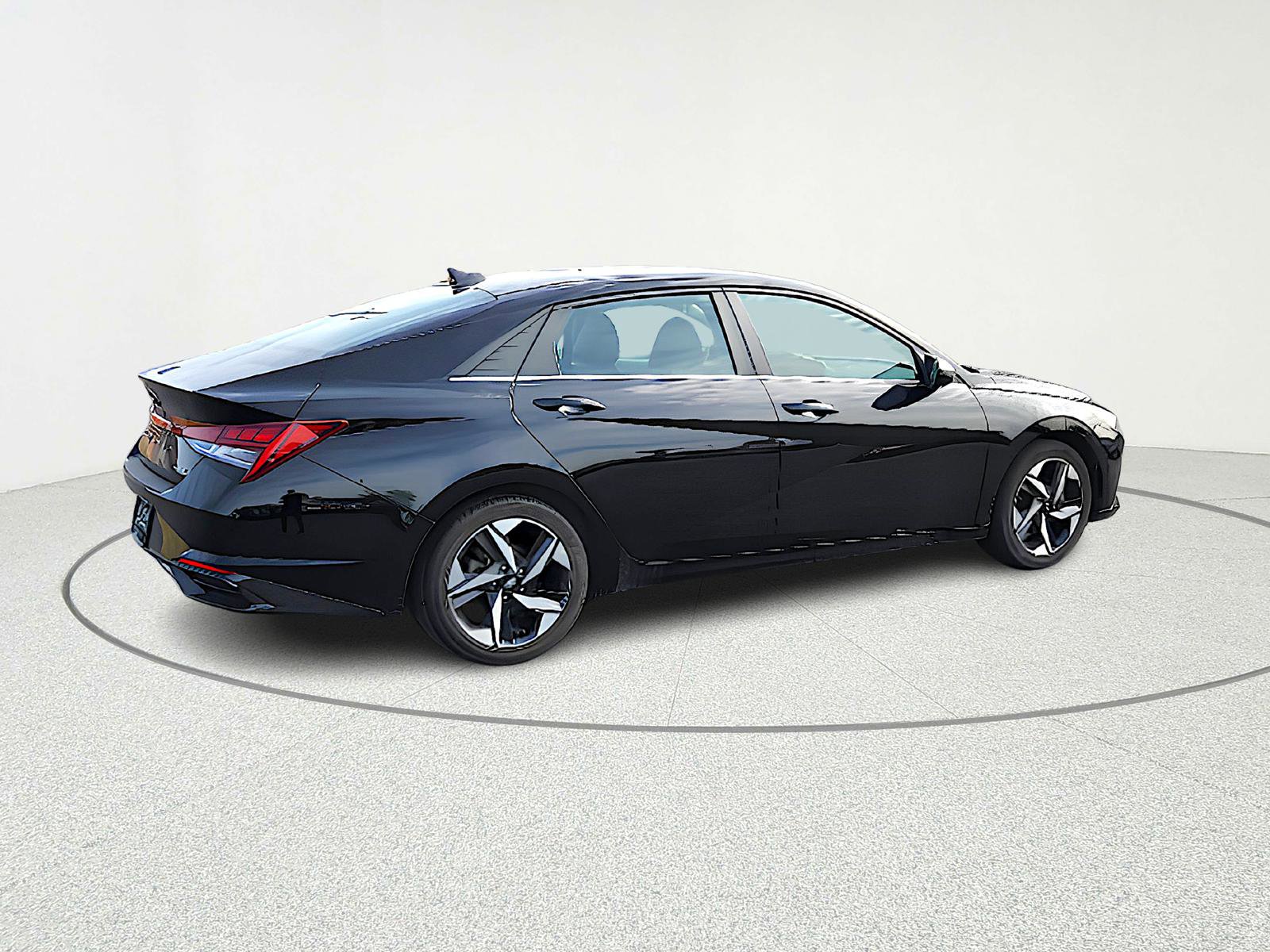 Used 2023 Hyundai Elantra Limited image 7