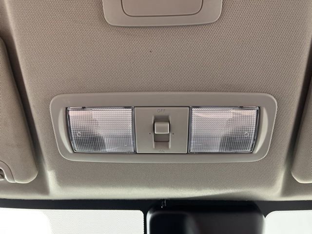 Used 2024 Nissan Frontier SV image 33