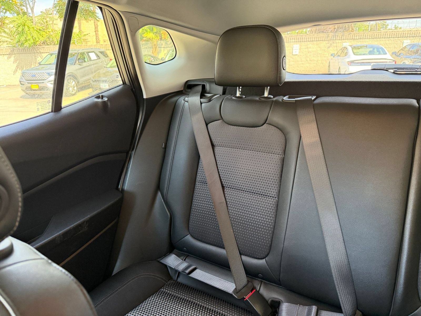 Used 2025 Chevrolet Trax LT w/ LT Convenience Package FWD image 37