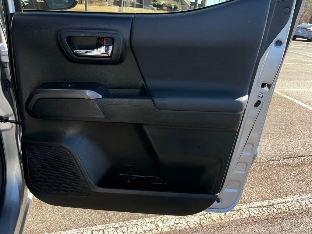 Used 2020 Toyota Tacoma TRD Off-Road w/ Technology Package image 34