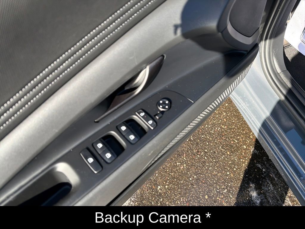 Certified 2025 Hyundai Elantra SEL image 13