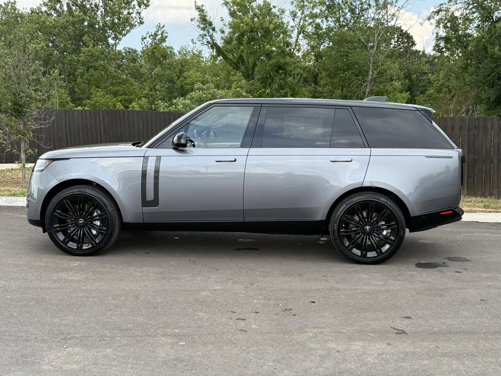 New 2025 Land Rover Range Rover Long Wheelbase SE image 2