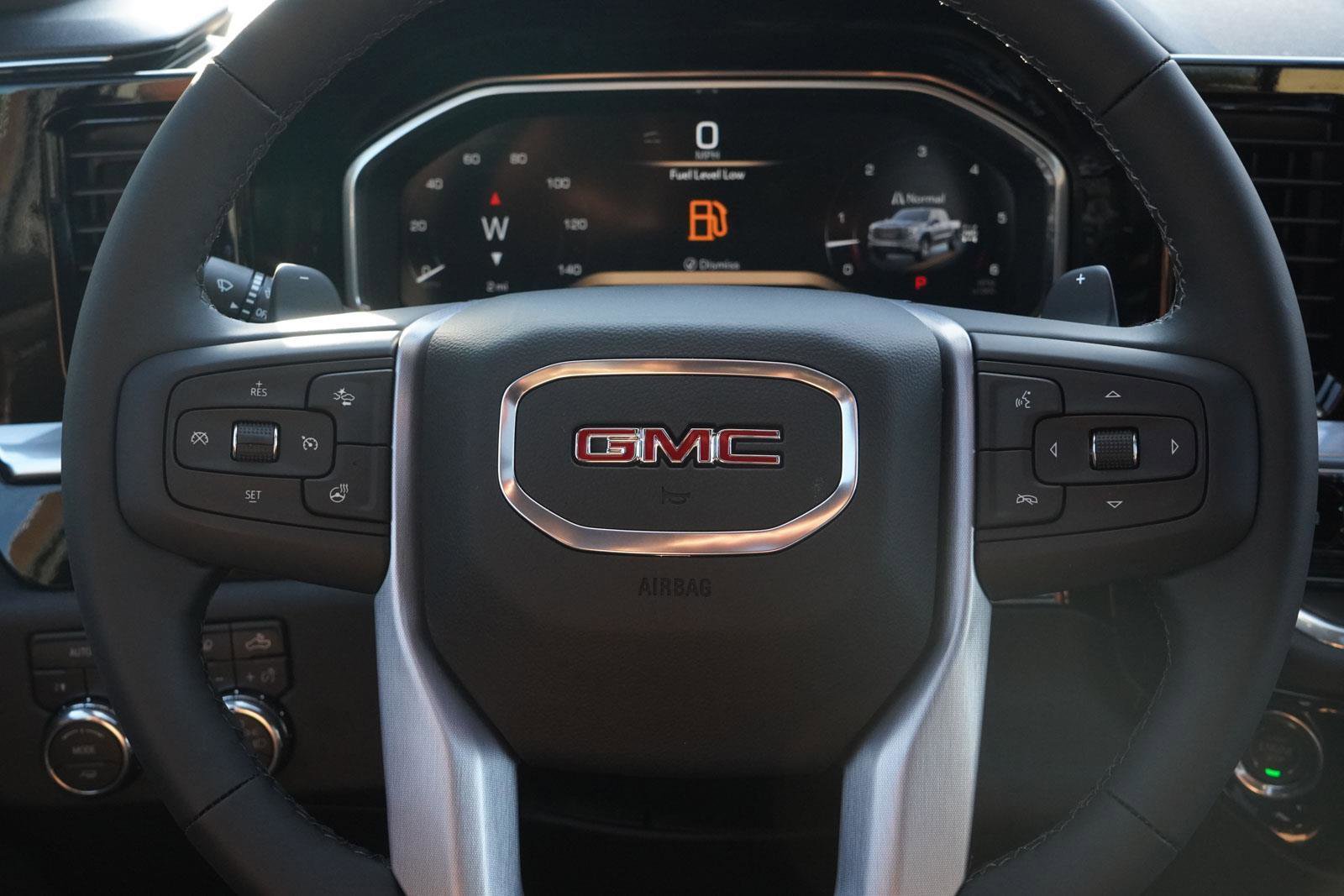 New 2026 GMC Sierra 1500 SLT w/ SLT Convenience Package image 15