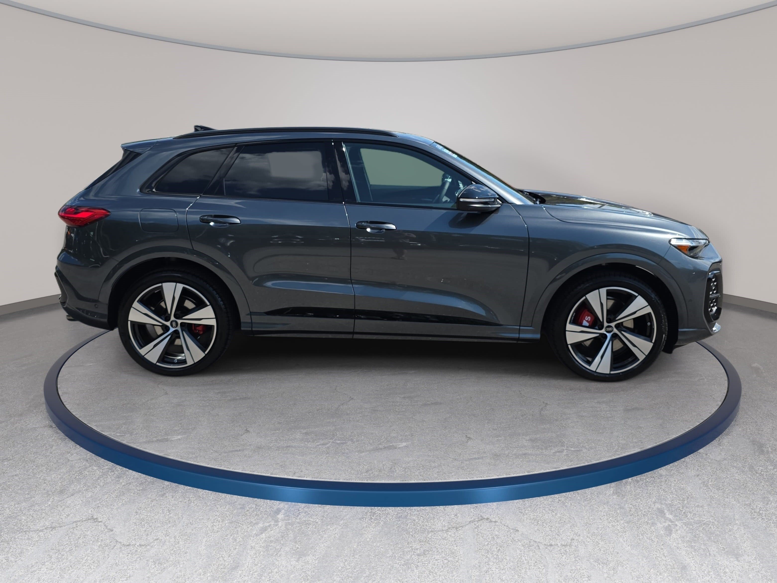 New 2026 Audi SQ5 Prestige AWD/4WD image 4