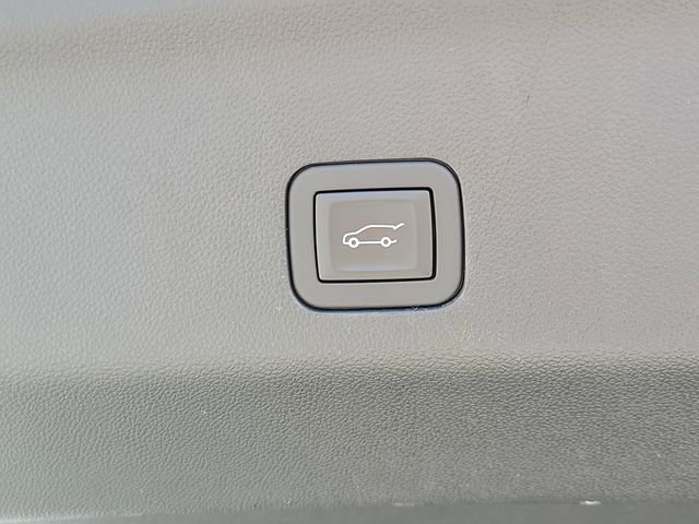 Certified 2025 GMC Yukon XL Denali image 11