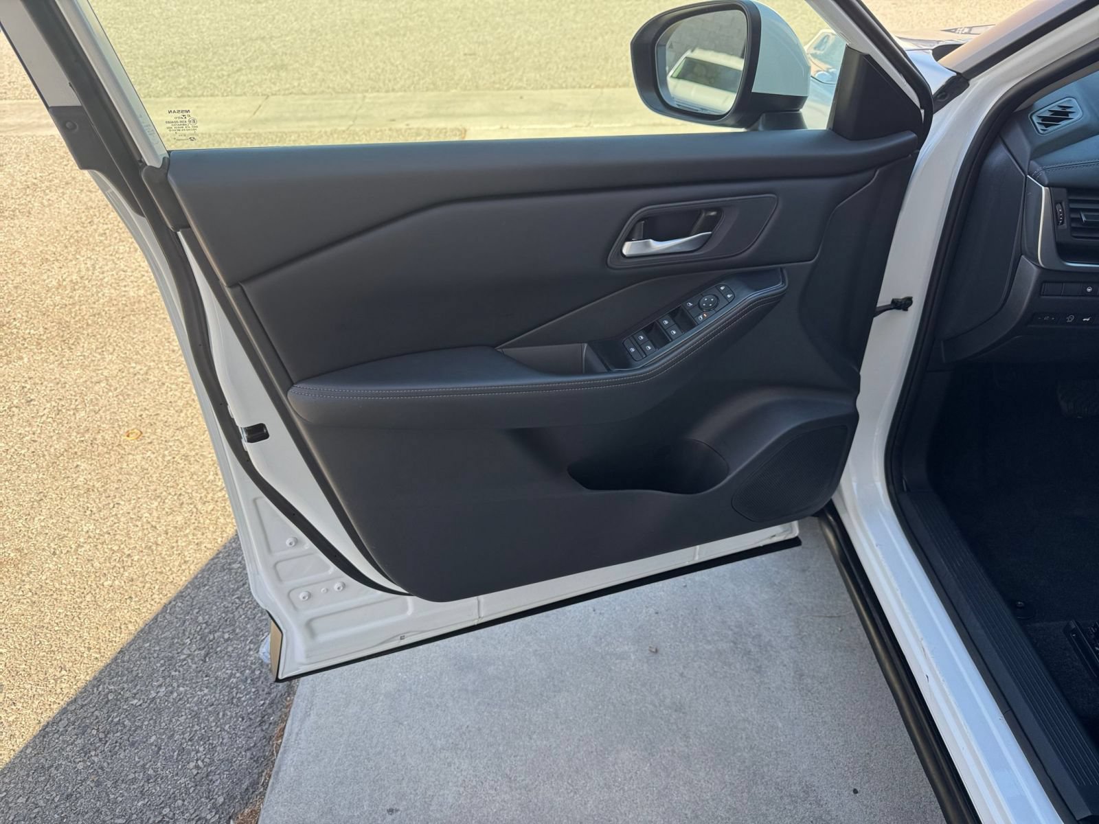 Used 2026 Nissan Rogue SV AWD/4WD image 18