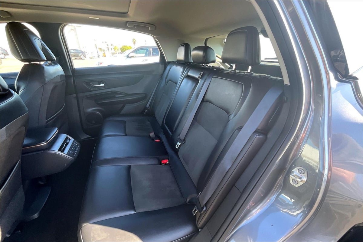 Used 2024 Nissan Ariya FWD image 23