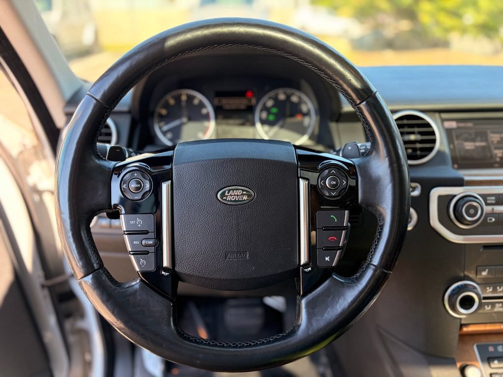 Used 2016 Land Rover LR4 HSE LUX AWD/4WD image 29