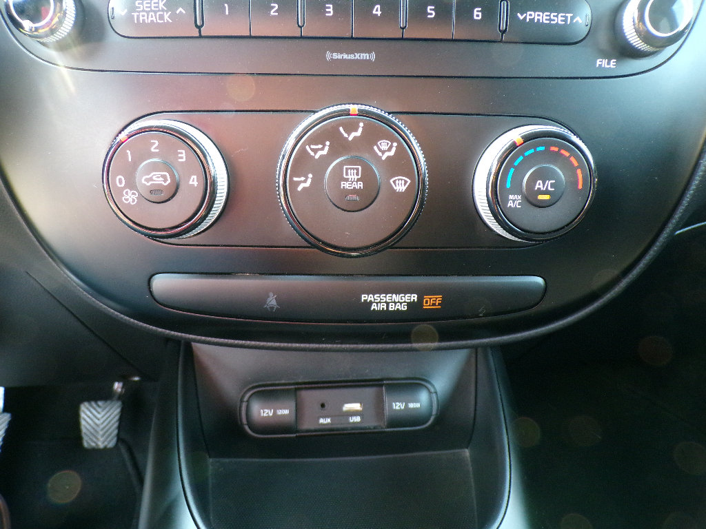 Used 2017 Kia Soul FWD image 19