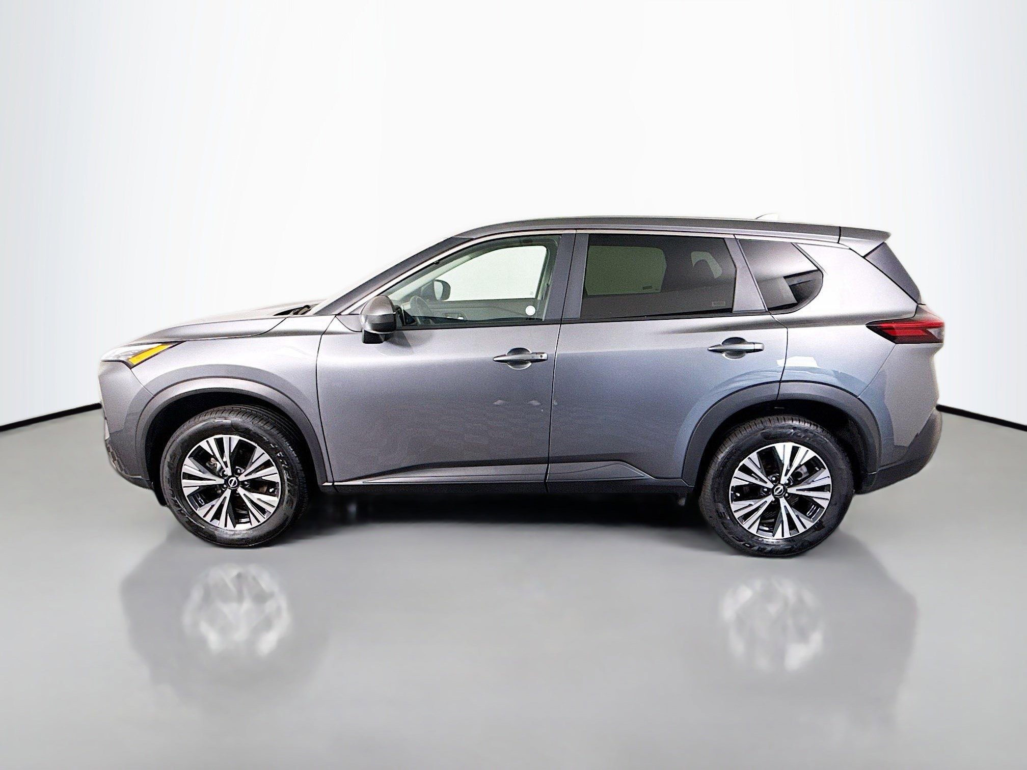 Used 2023 Nissan Rogue SV image 6