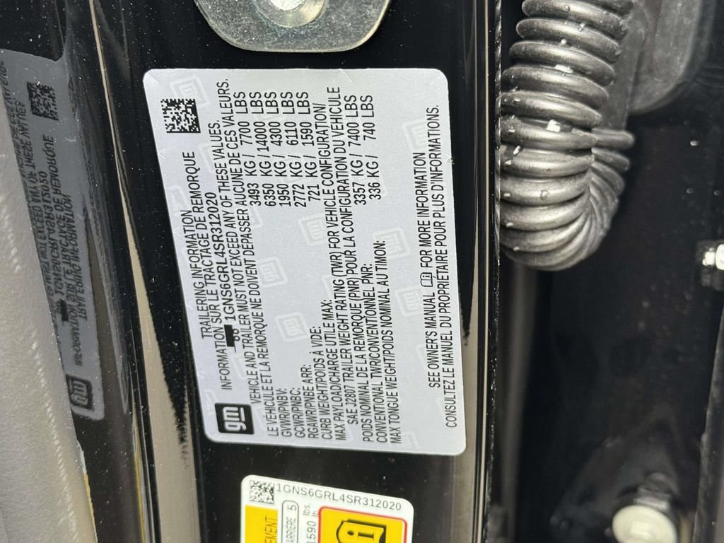 Used 2025 Chevrolet Suburban High Country AWD/4WD image 17