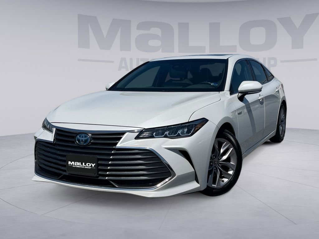 Certified 2020 Toyota Avalon XLE w/ Moonroof Package image 1