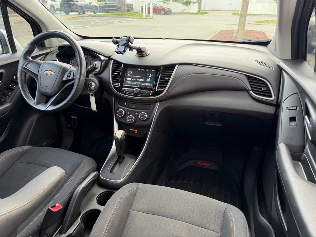 Used 2017 Chevrolet Trax LS FWD image 18
