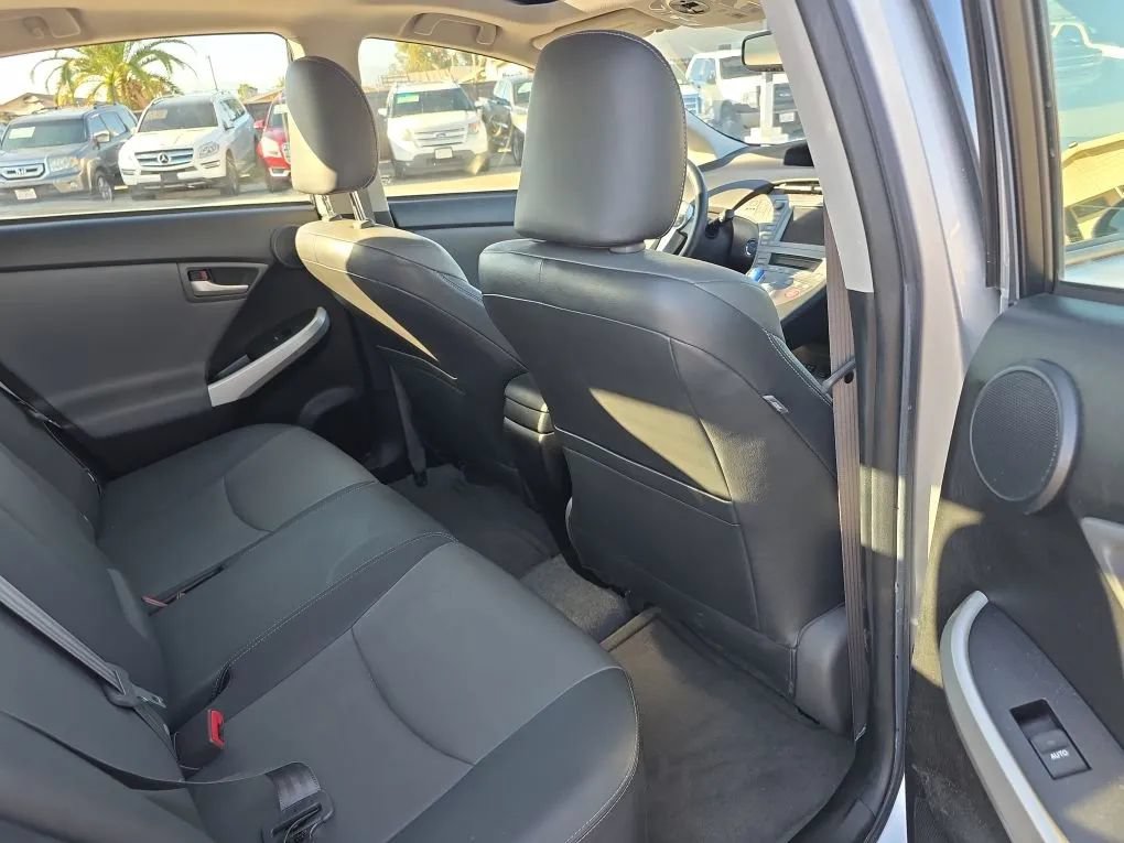 Used 2014 Toyota Prius Four w/ Solar Roof Package FWD image 17