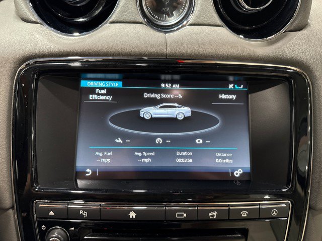 Used 2016 Jaguar XJ R-Sport RWD image 81