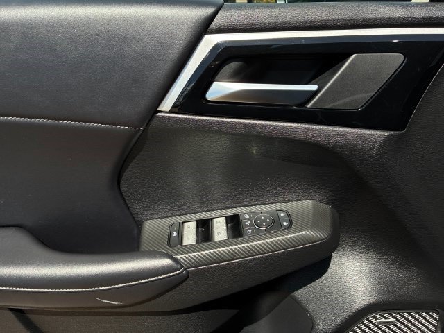 Used 2025 Mitsubishi Outlander SE AWD/4WD image 12