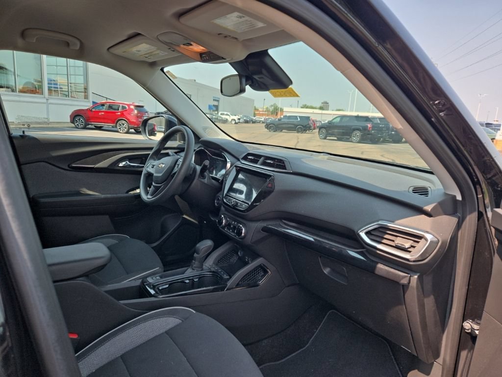 Used 2023 Chevrolet TrailBlazer LT w/ Convenience Package FWD image 15