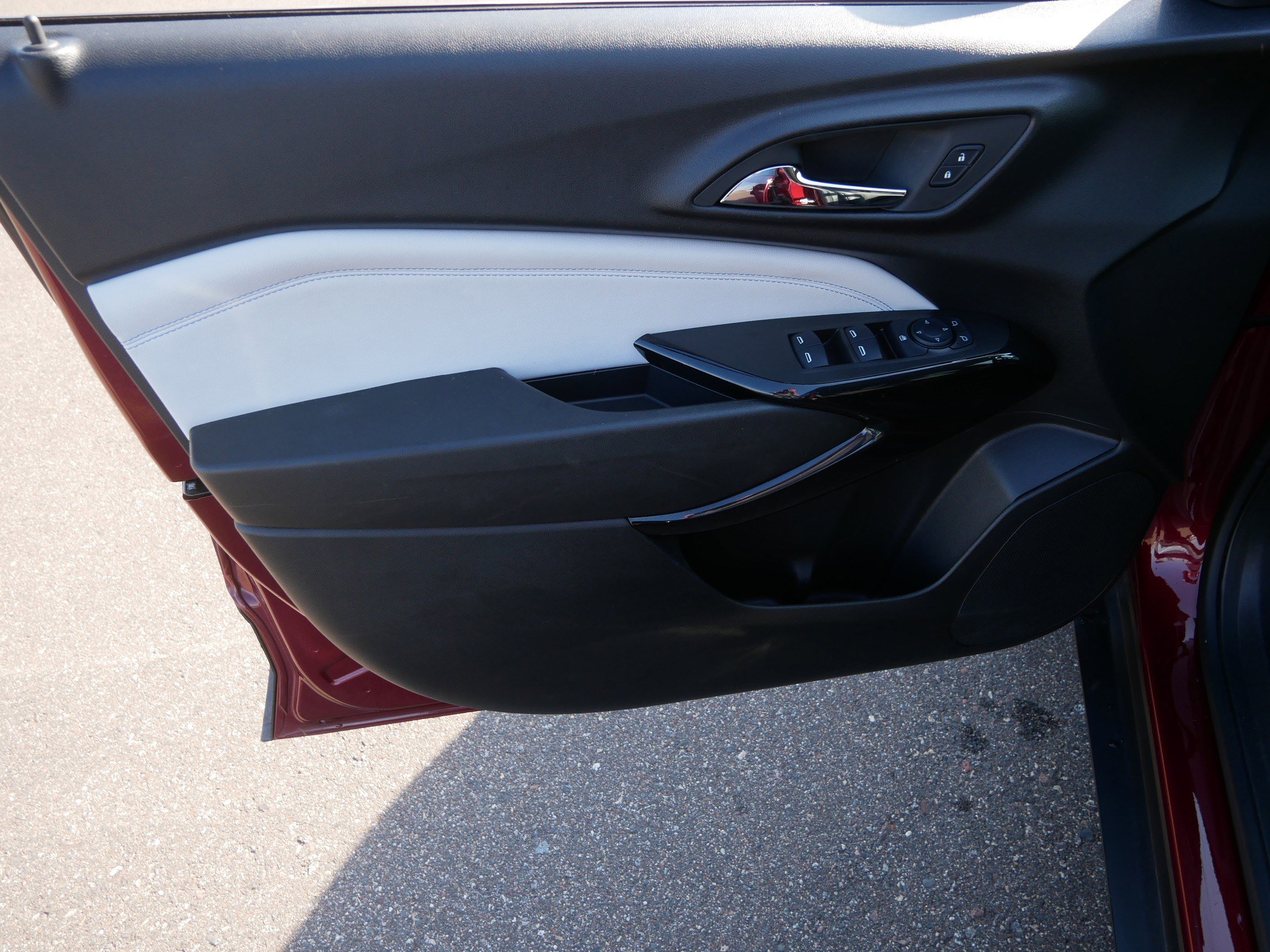 Used 2024 Chevrolet Trax LT w/ Driver Confidence Package image 20