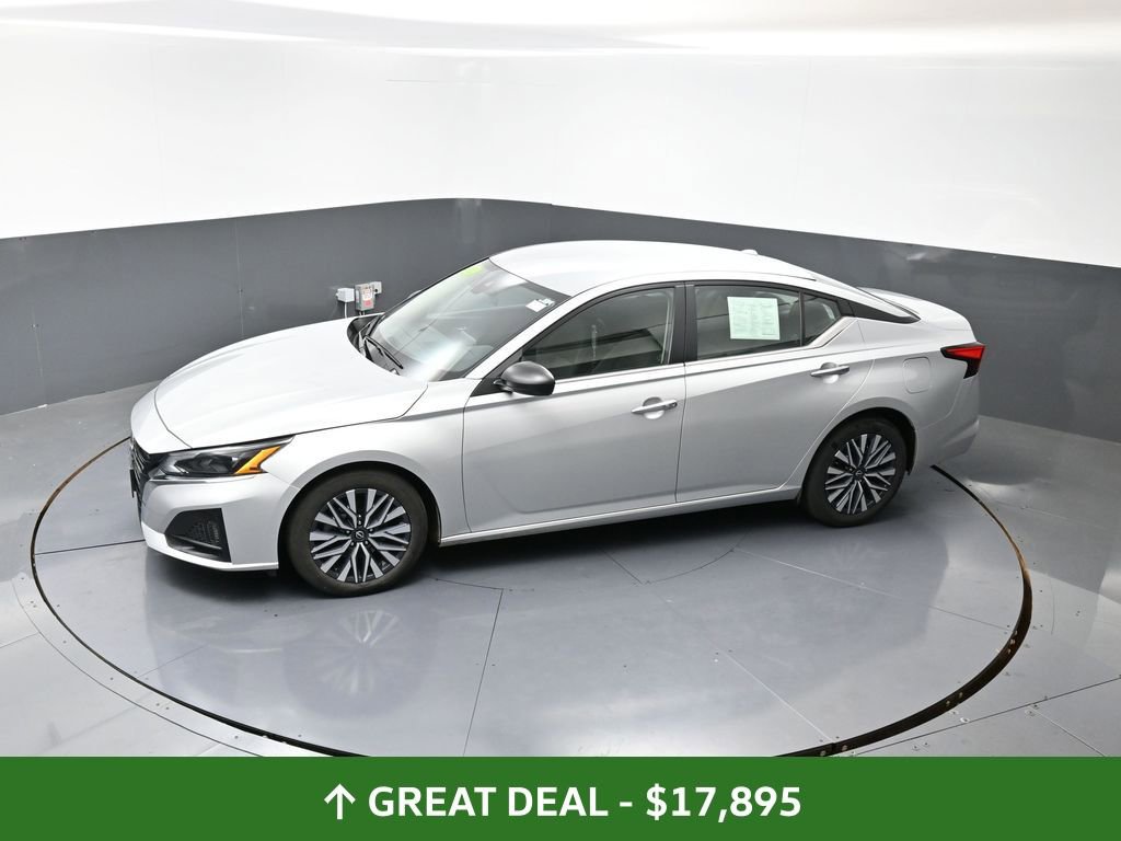 Used 2024 Nissan Altima 2.5 SV image 45