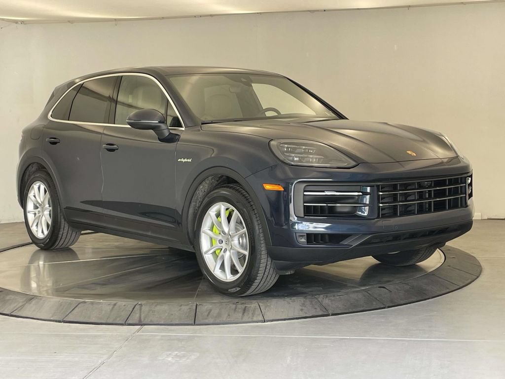 Certified 2024 Porsche Cayenne AWD/4WD image 9