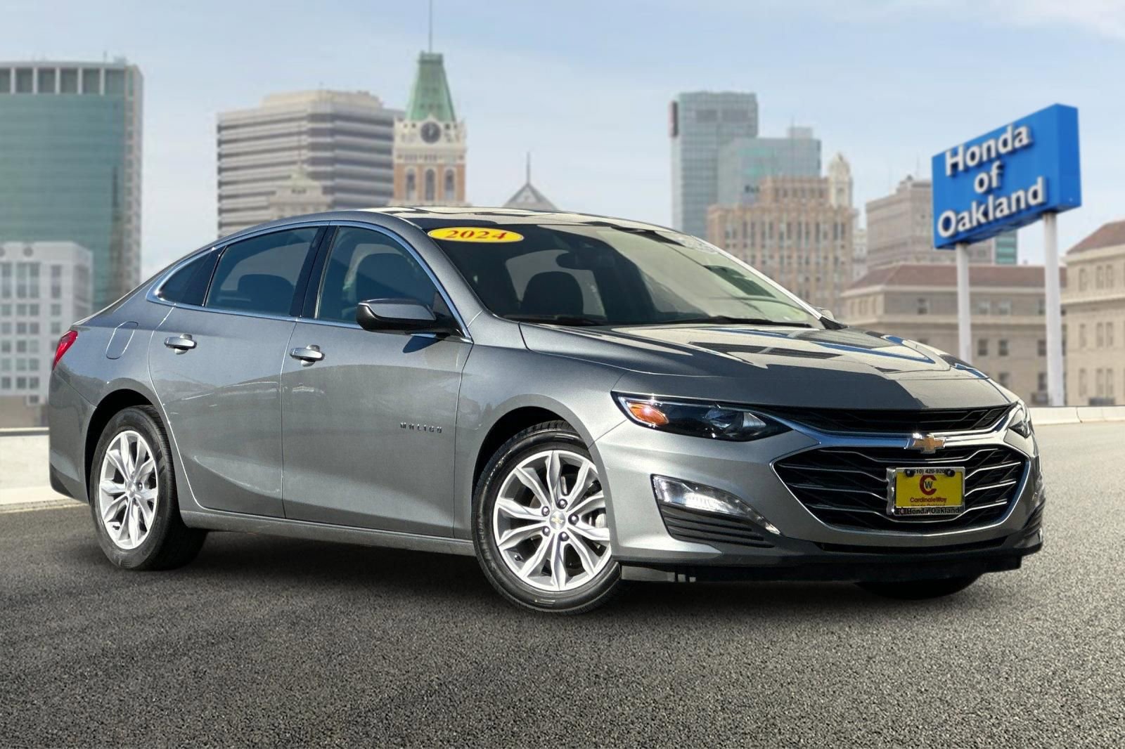 Used 2024 Chevrolet Malibu LT image 2