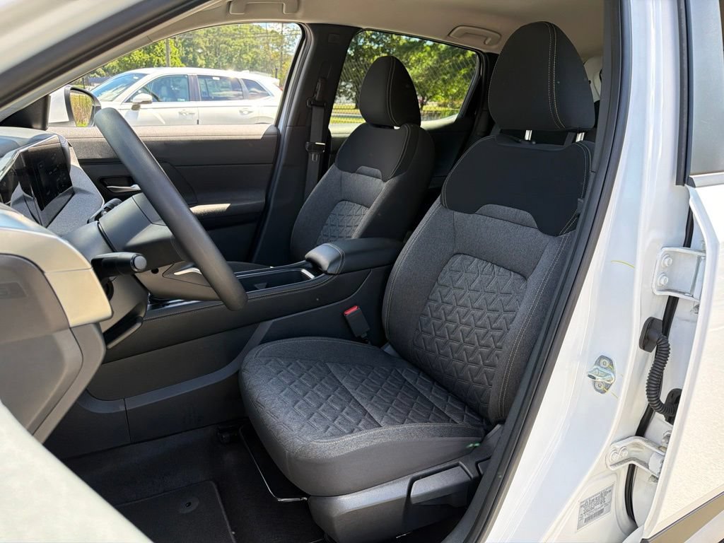 Certified 2025 Nissan Kicks SV AWD/4WD image 19