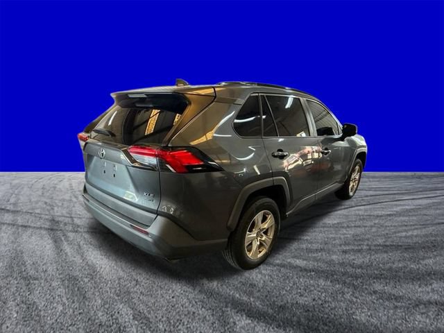 Used 2020 Toyota RAV4 XLE AWD/4WD image 4