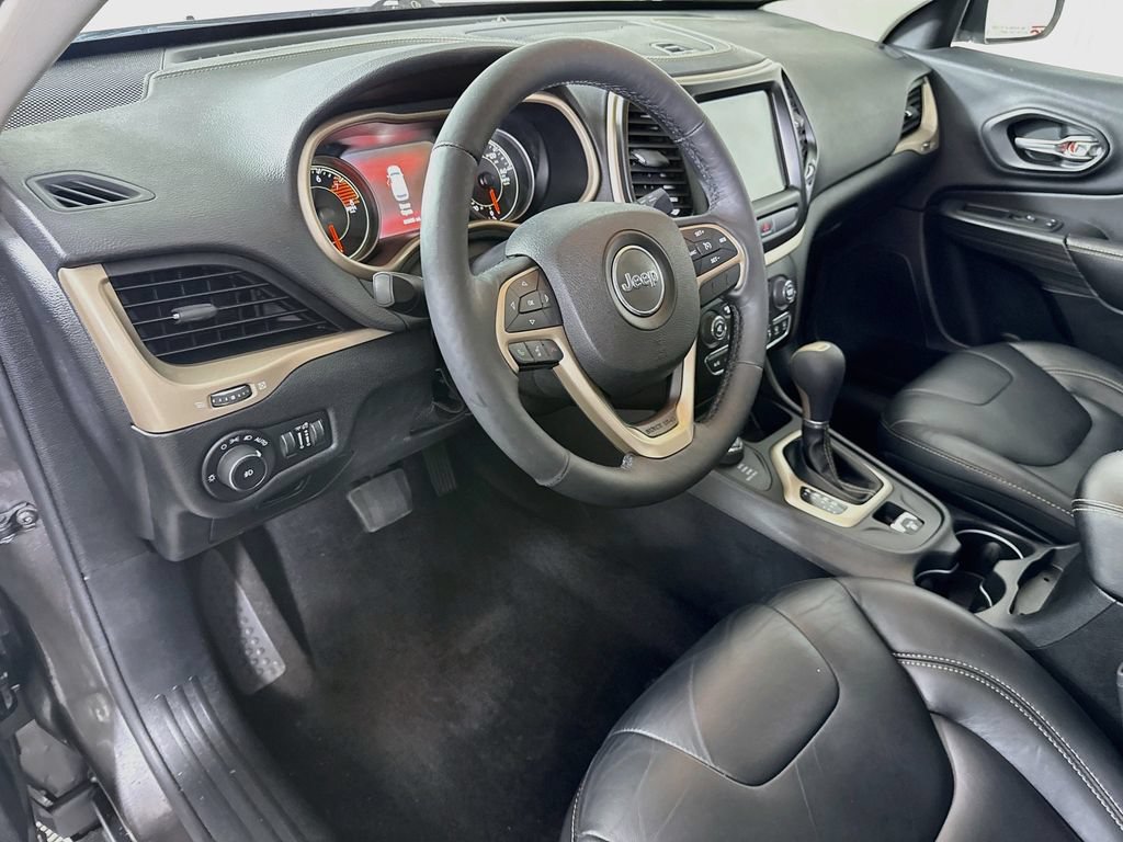 Used 2017 Jeep Cherokee Limited AWD/4WD image 19