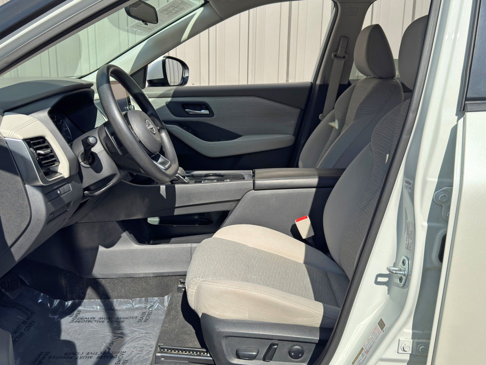 Used 2022 Nissan Rogue SV FWD image 15