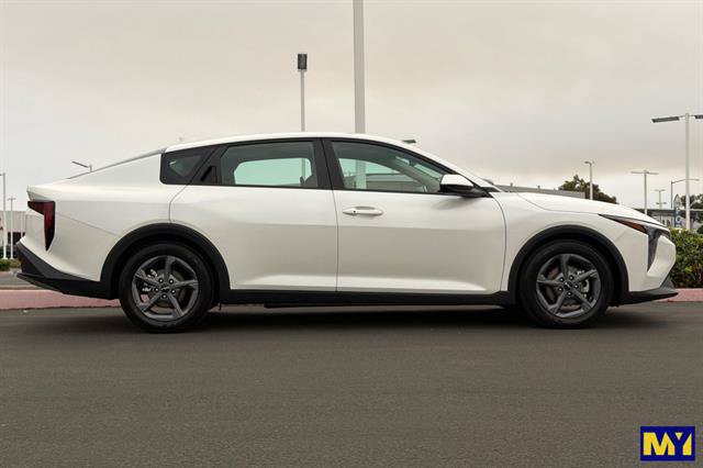 Used 2025 Kia K4 FWD image 3