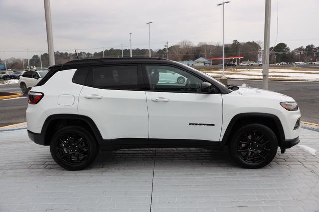 Used 2023 Jeep Compass Altitude w/ Sun and Sound Group image 6
