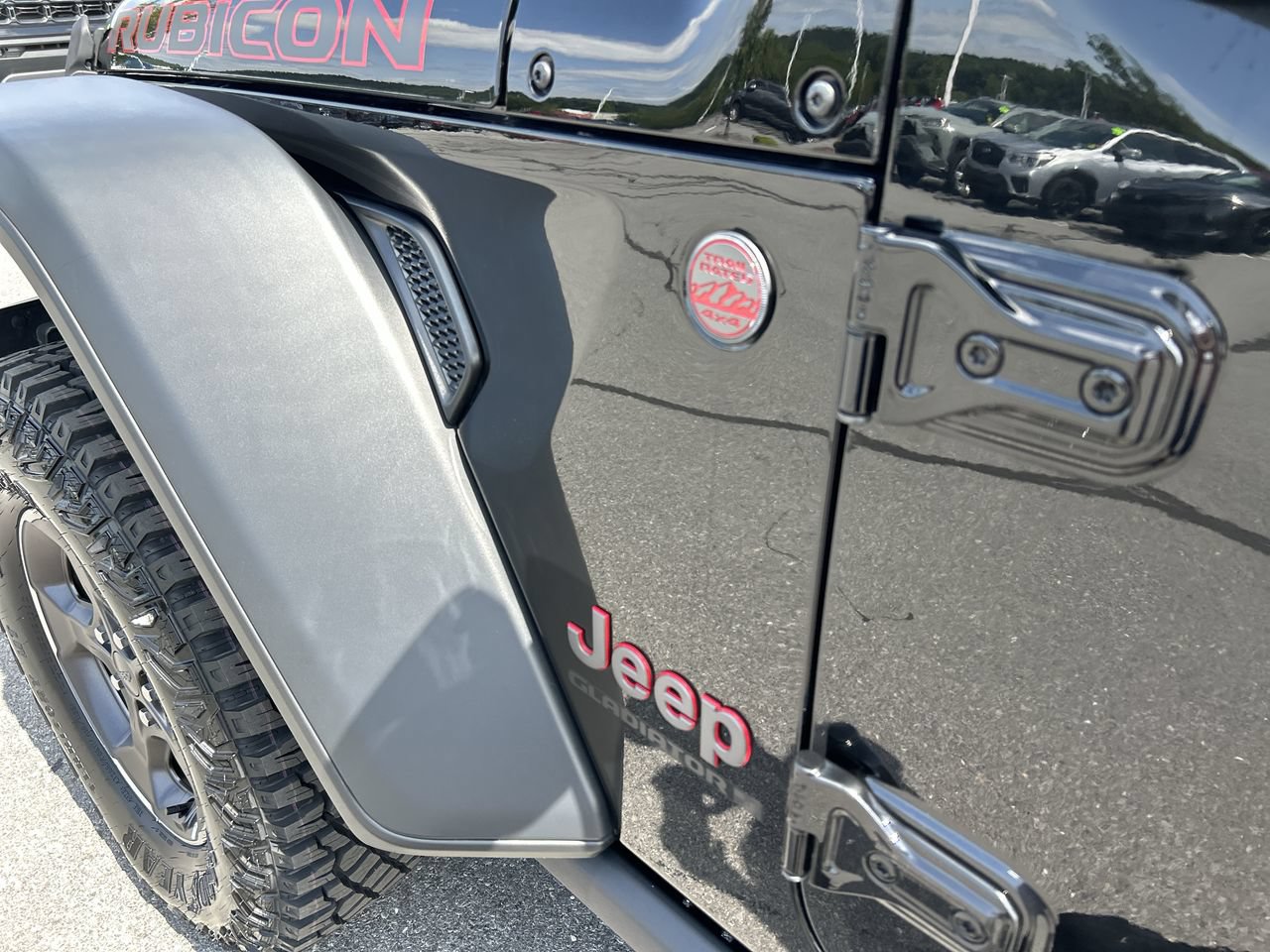 Used 2023 Jeep Gladiator Rubicon AWD/4WD image 12