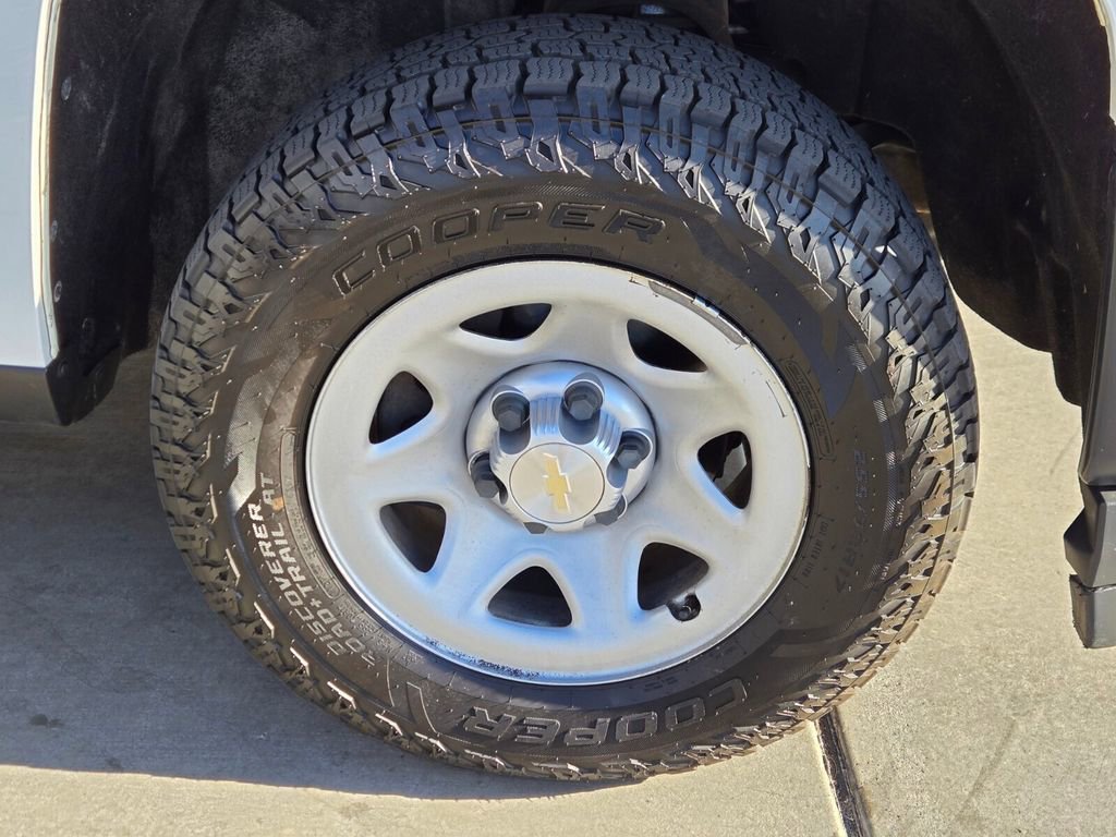 Used 2018 Chevrolet Silverado 1500 W/T RWD image 8