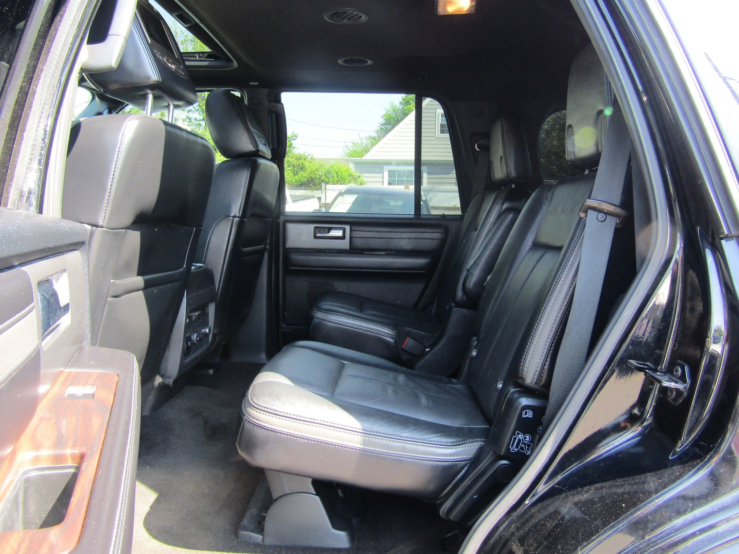 Used 2016 Ford Expedition Platinum AWD/4WD image 16