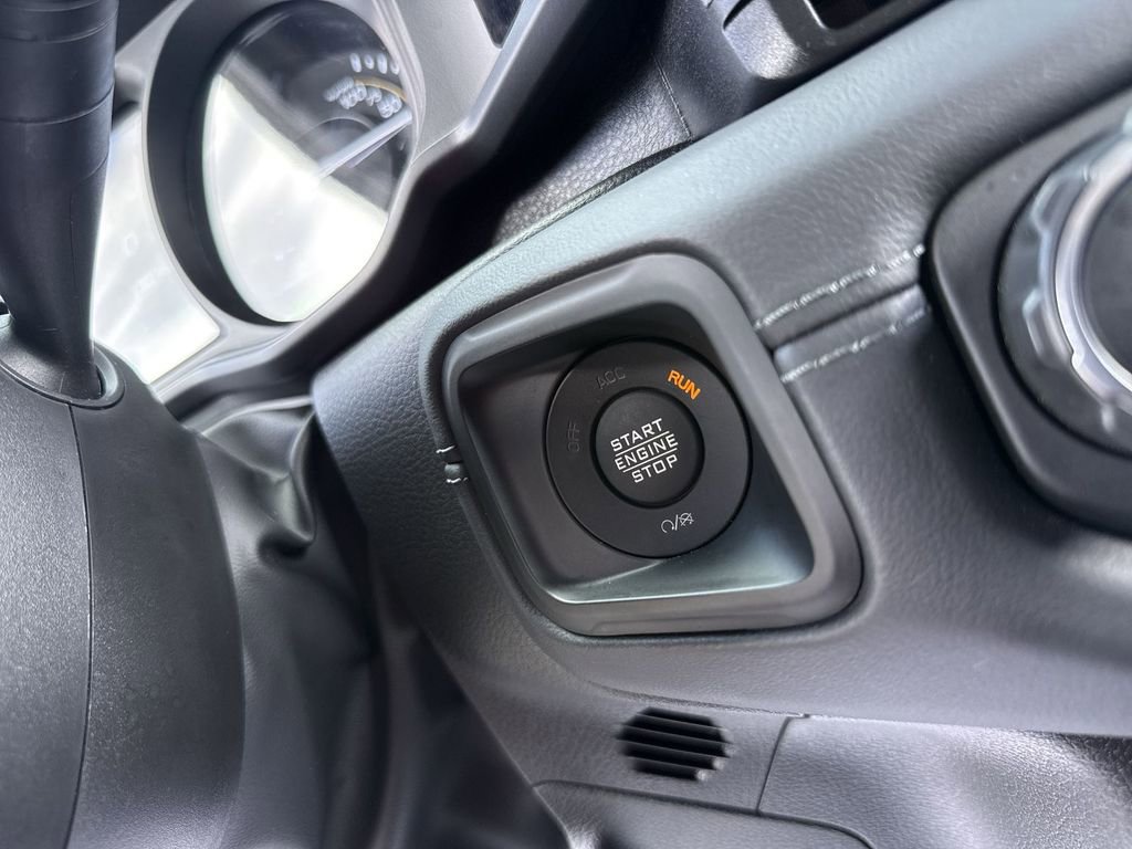 Used 2025 Jeep Wrangler Unlimited Rubicon 4xe w/ Safety Group AWD/4WD image 17